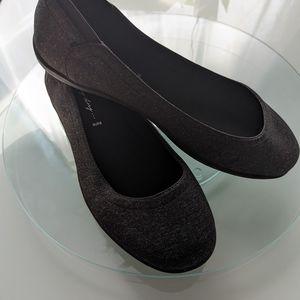 Ballet flats, NWT, charcoal black, 8ww, in every story.